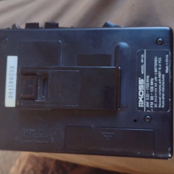 Koss DBBS Portable AM/FM Stereo Radio Cassette Player - Black - Picture 2 of 4